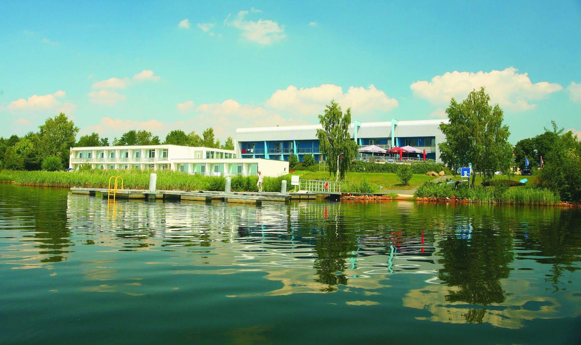Strandhotel Senftenberger See Exterior photo